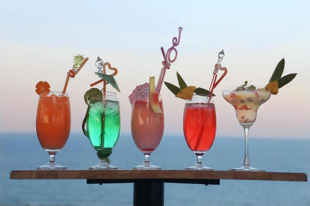 Pansy Beach Dana Da Nang 4*,